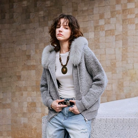 皮草;女式皮衣;女式羊毛衫