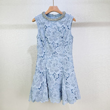 春夏2025轻奢名媛立体蕾丝钩花镂空雾霾蓝温柔风气质修身连衣裙