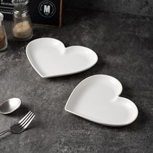 现货创意爱心陶瓷餐盘创意甜品盘家用不规则形微波炉适用批发餐盘