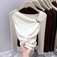 韓系の肩の長袖のtシャツの女性の秋冬の新型のしわは腰の上着の高級感を収めて外で底のシャツを着ます。