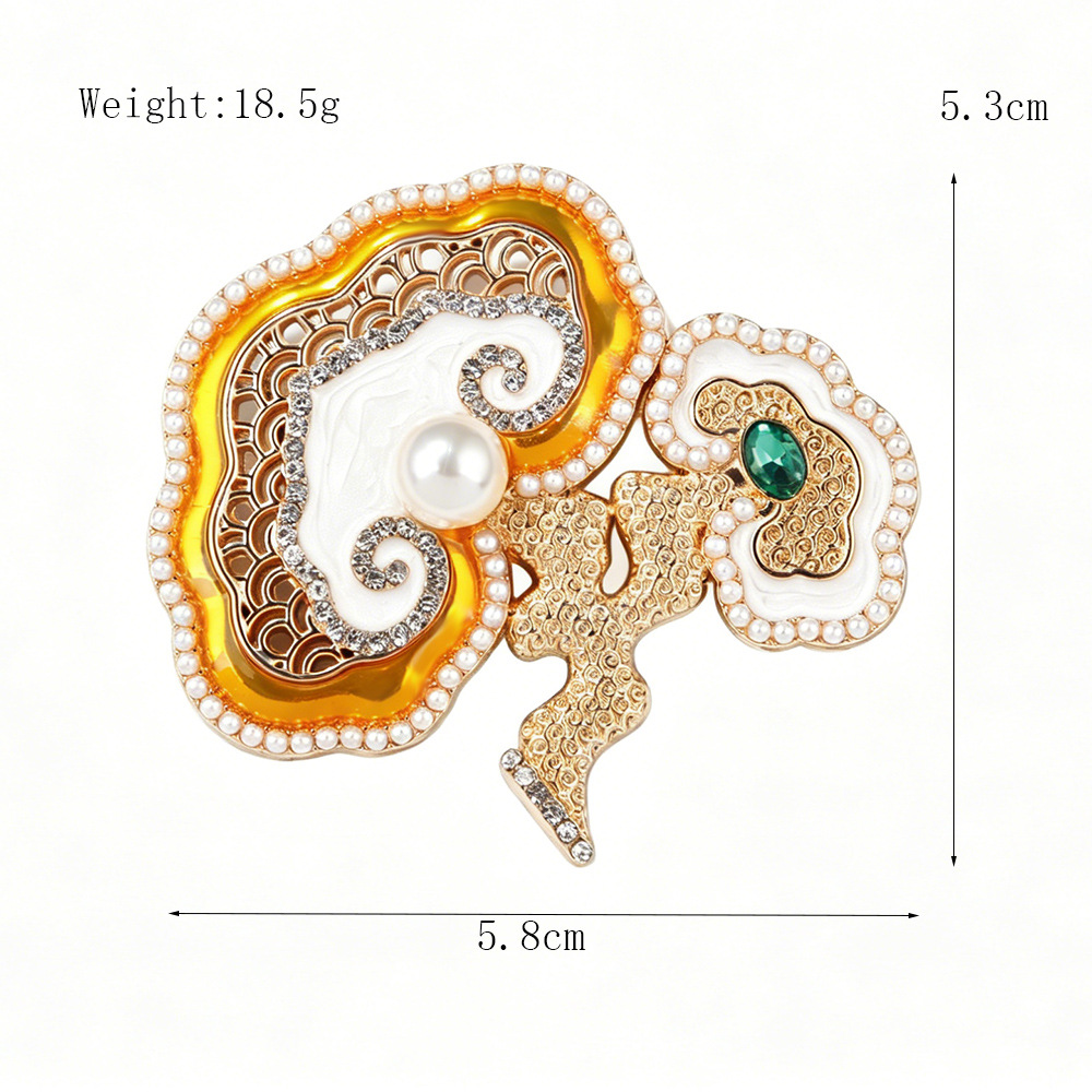 New Chinese-Style Gold Hollow Cloud Pattern Lingzhi Brooch Enamel Pearl Vintage High-End Safety Pin for Women
