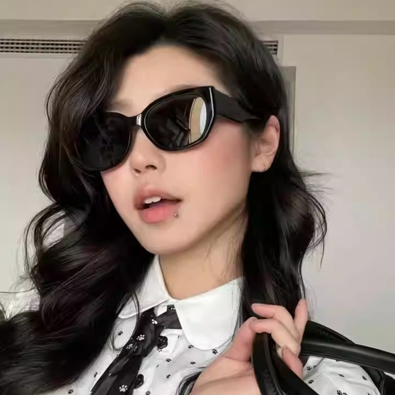 2025 nuevos y elegantes gafas de sol de moda retro ojo de gato europeas y americanas para hombres y mujeres gafas de sol de protección solar de estilo callejero con personalidad al aire libre