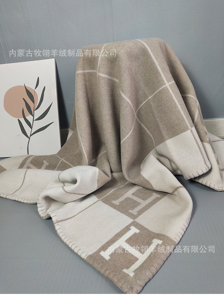 H小格子羊毛毯_01.jpg