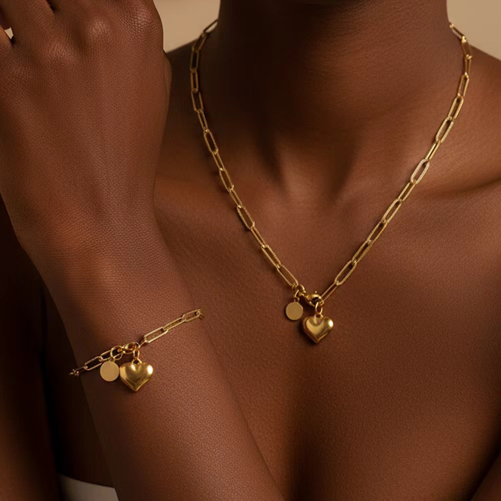 European and American heart pendant stainless steel necklace and bracelet, unique design, niche ins-style gold-plated jewelry