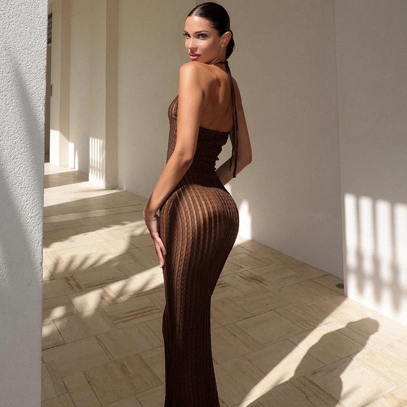 Transfronterizo europeo y americano 2024 verano nuevo estilo de punto halter sin mangas falda larga color sólido ajustado sexy vestido sin espalda mujer