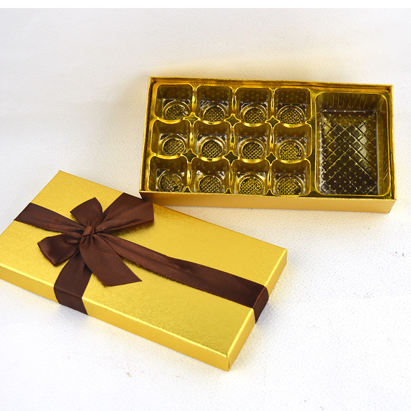 チョコレートの箱の金色の18格のキャンディーの箱の520バレンタインデーのチョコレートの贈り物の箱のメーカーの現物は卸売りします。|undefined