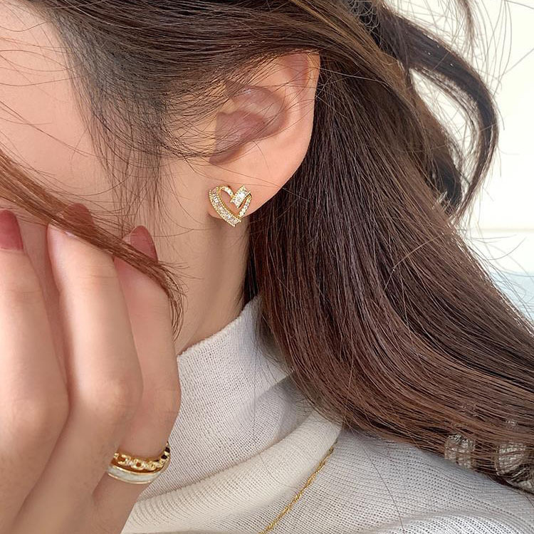 Exquisite compact heart-shaped for women with unique summer temperament, niche design sense, high-end and earrings_voghion.com