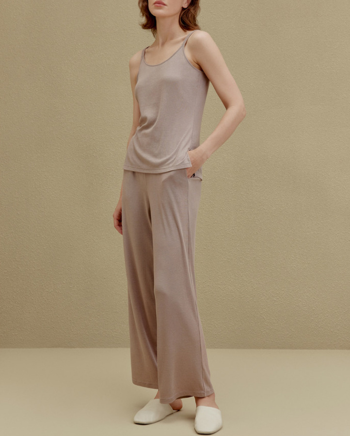 Title 3, Cardigan a coste con bretelle e pantaloni pigia...