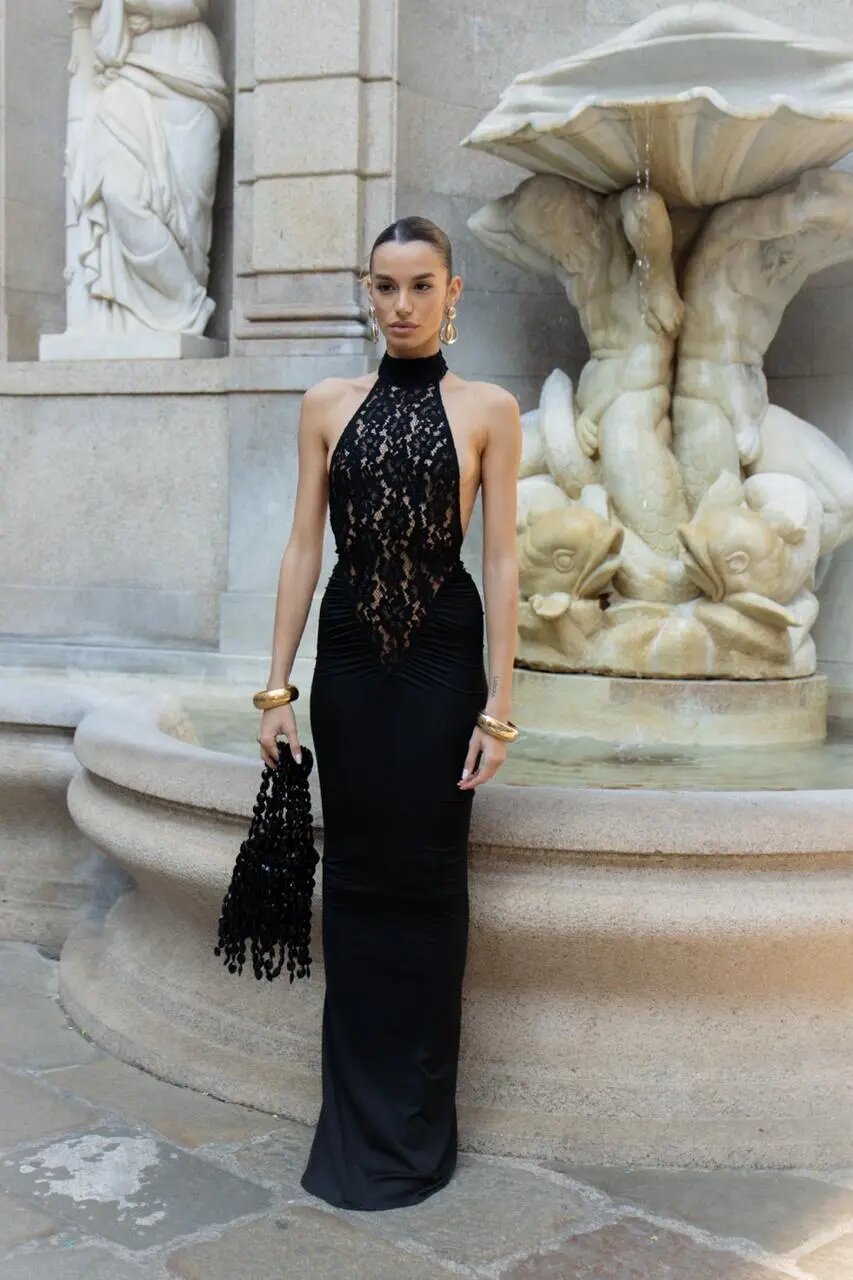 High-End Women's Sleeveless Halter Neck Dress Hollowed Out Lace Patchwork Slim Fit Sexy Style Fashionable Dress_ecoleips.com