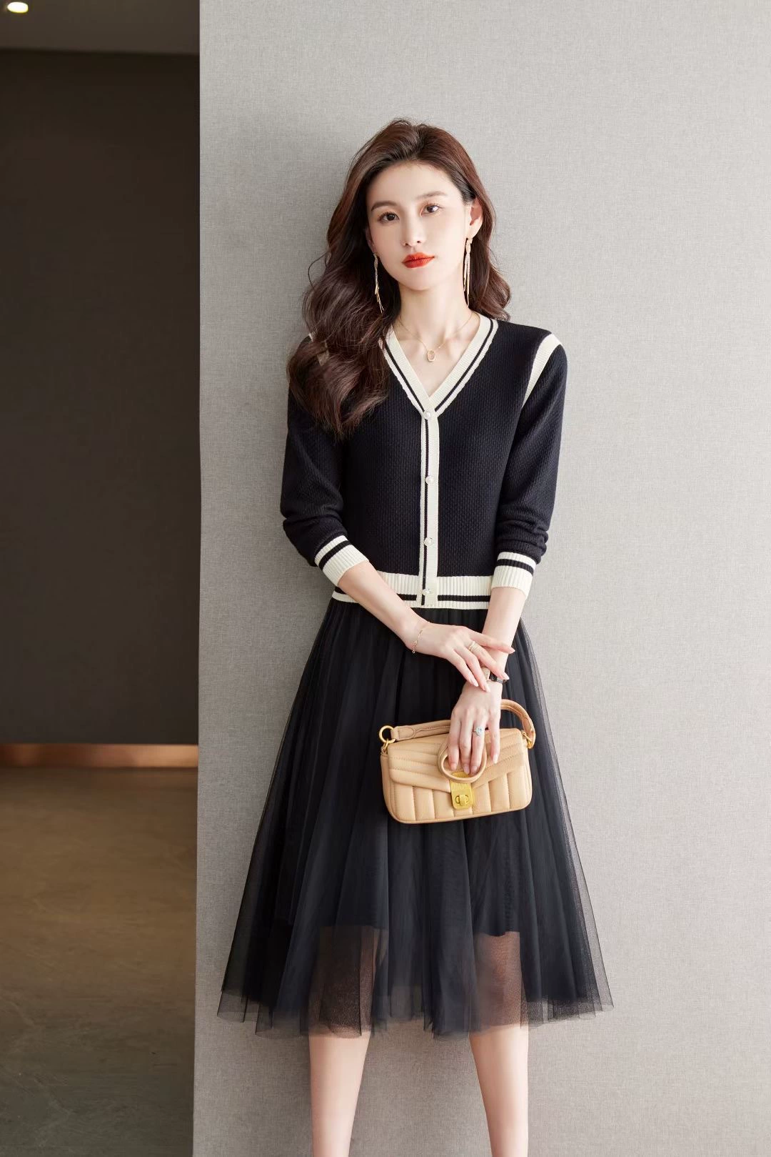 Long-sleeve, knitted set, autumn woolen skirt, city style, V-neckline