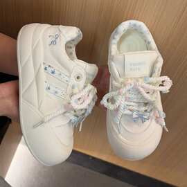可爱韩系板鞋女2026新款厚底小白鞋配裙子面包鞋校园风休闲帆布鞋