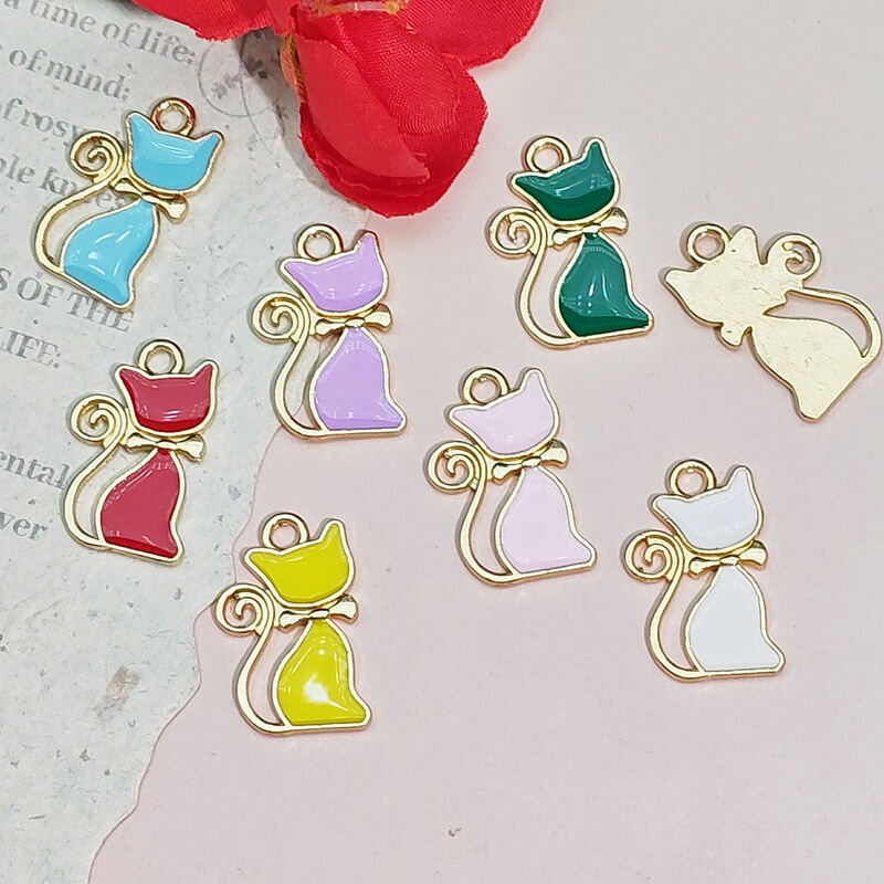 Fresh and Cute Cartoon Cat Oil Drop Alloy Small Pendant Earrings Bracelet Pendant DIY Korean Style Jewelry Accessories