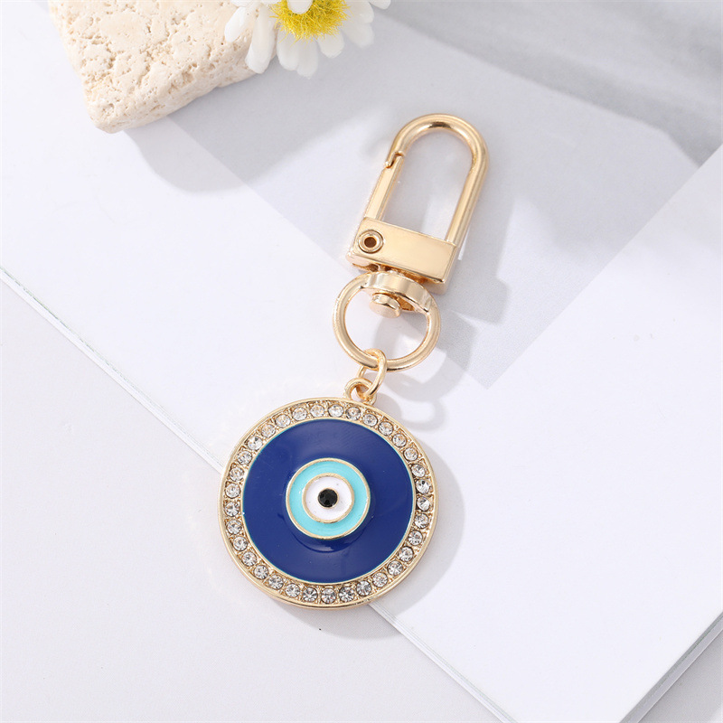 Fashion Diamond Drop Oil Heart-shaped Blue Eyes Keychain display picture 4