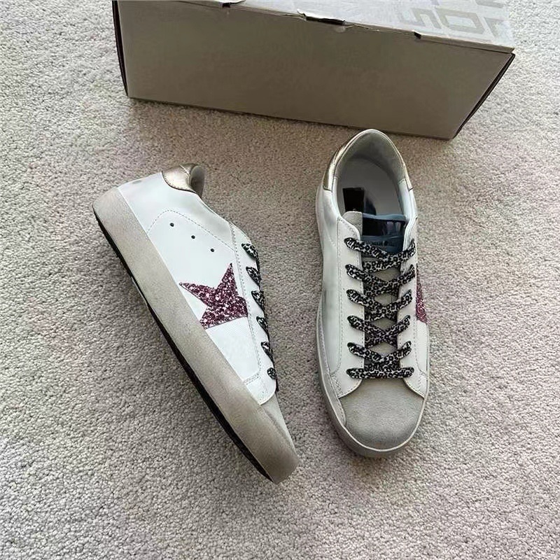 2024 Klassischer koreanischer Star Vintage Small für Frauen, silberner Schwanz mit zunehmendem Höhentrend und schmutziger weißer Schuhtrend_voghion.com