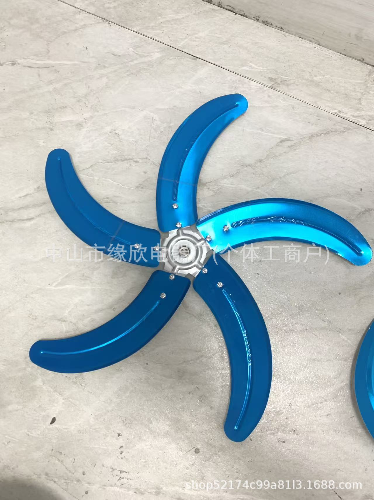 Comercio exterior 18 pulgadas 3 - en - 1 ventilador eléctrico de aluminio hoja 110v ventilador de suelo industrial eólico transfronterizo explotador de América del Sur