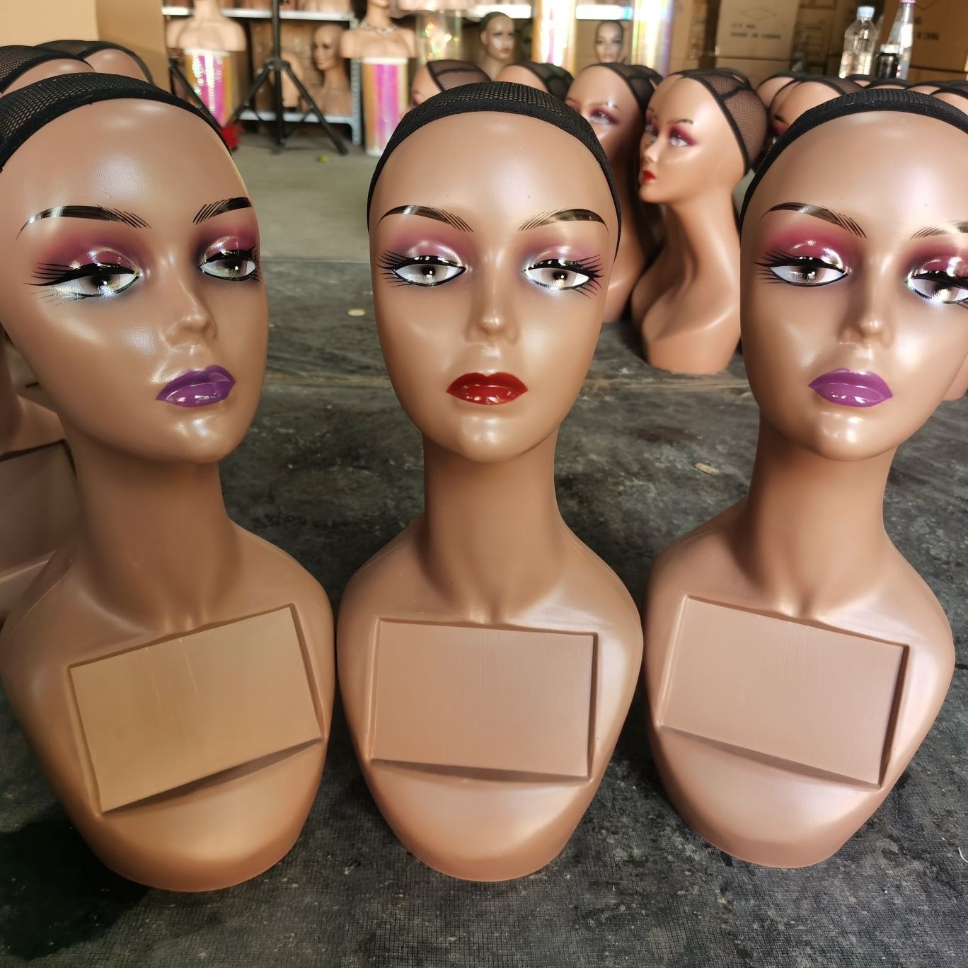Maniquí Cabeza Femenina para Pelucas y Sombreros de Plástico para Exhibición y Fotografía