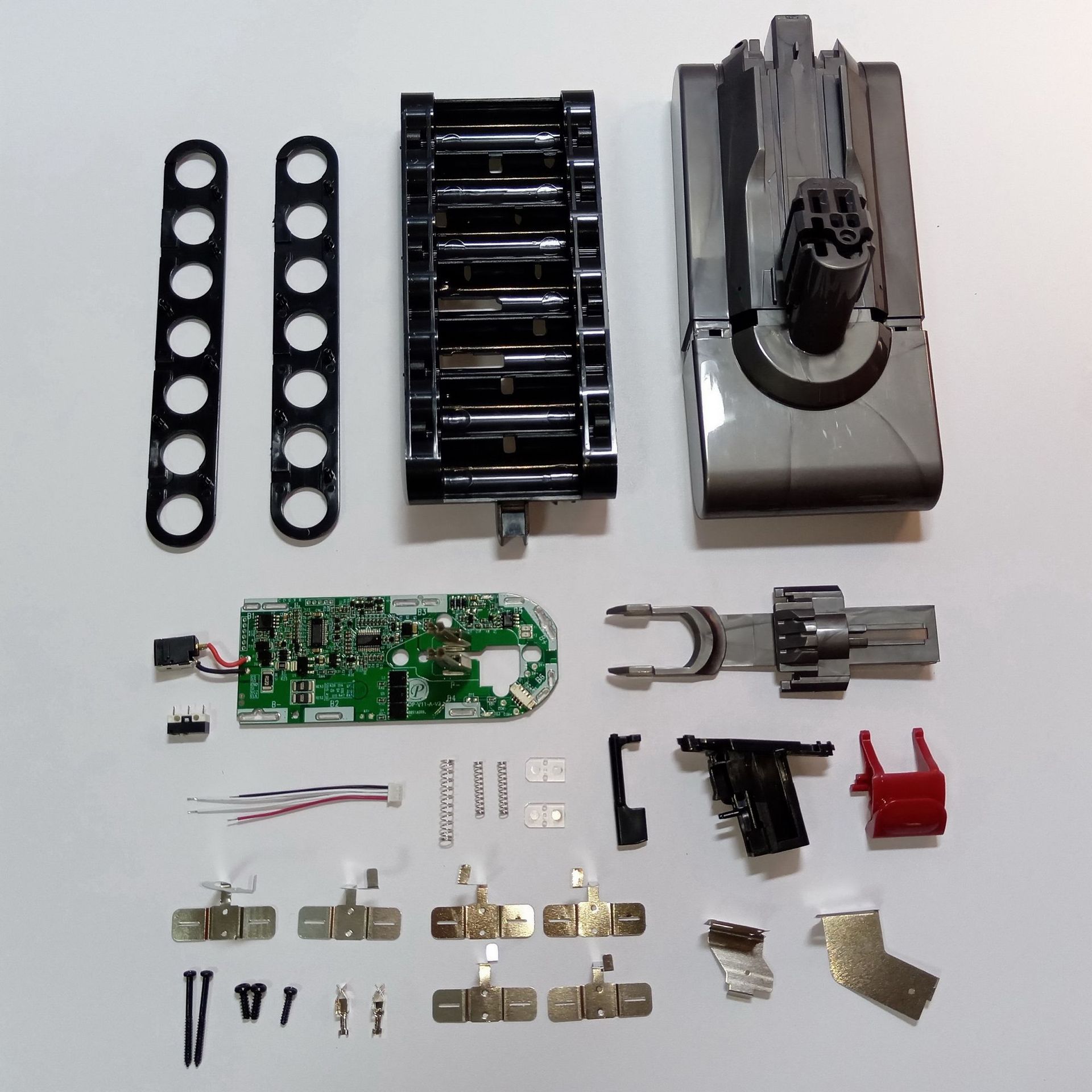 替代DYS戴森25.2V吸尘器电池套料V11 V15 7芯21700卡扣款原款欧版