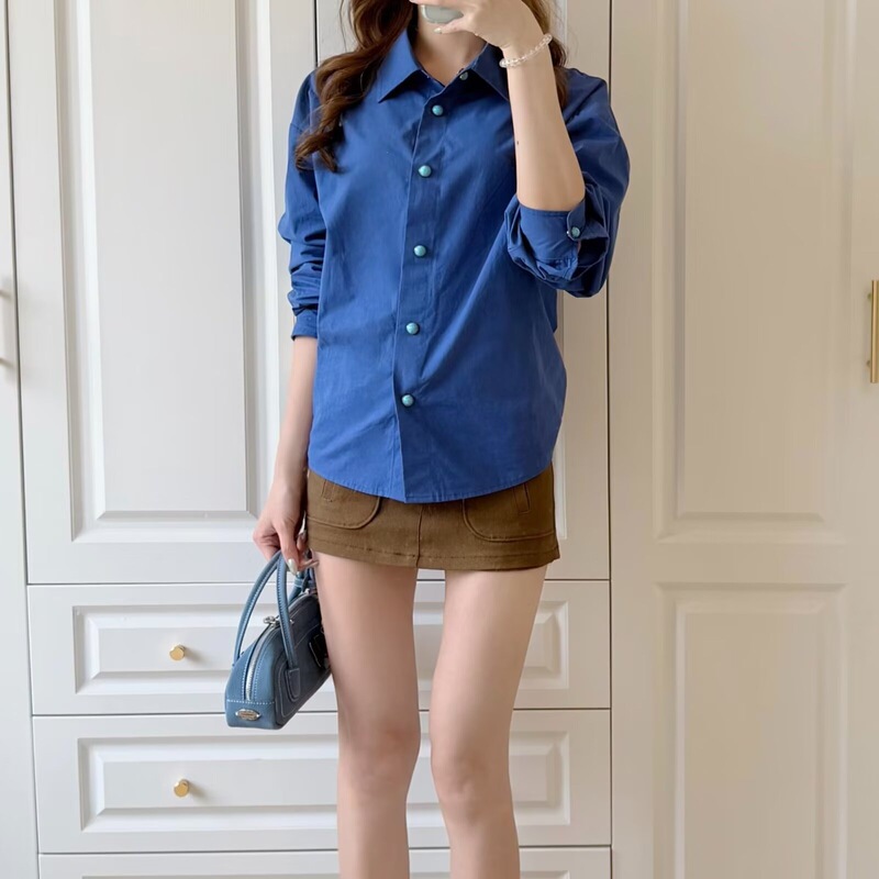 Vintage trendy long-sleeve shirt, autumn casual shirt jacket in turquoise and Klein blue