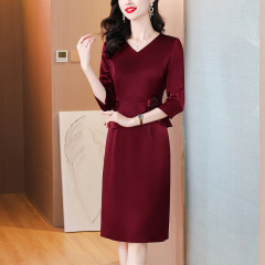 长辈结婚衣服妈妈礼服高端喜婆婆婚宴装2025新款高贵醋酸缎连衣裙
