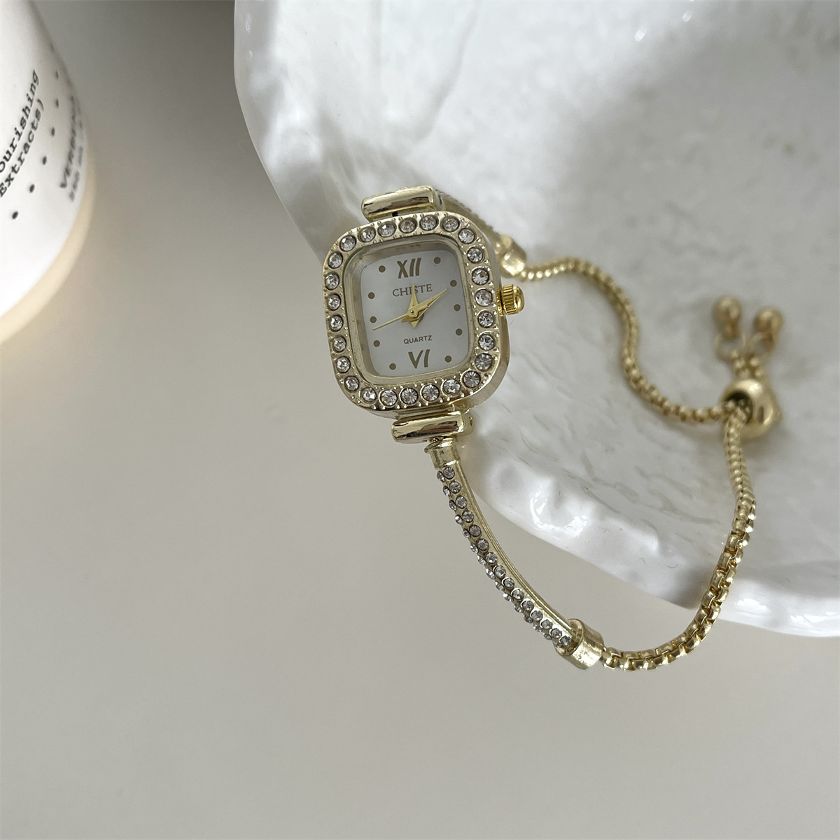 Classic Style Commute Solid Color Jewelry Buckle Quartz Watch display picture 6