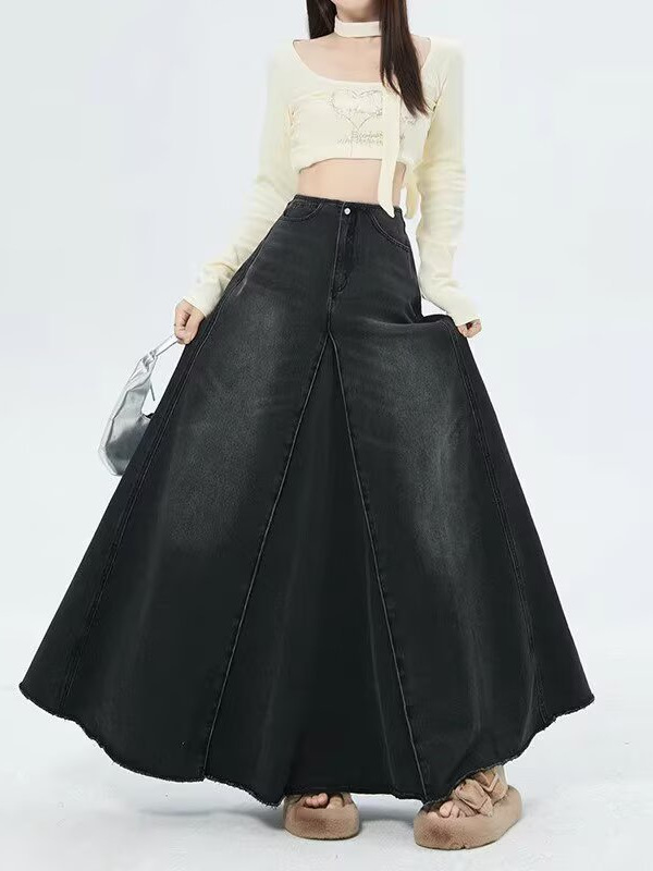 fashionable retro spring denim skirt