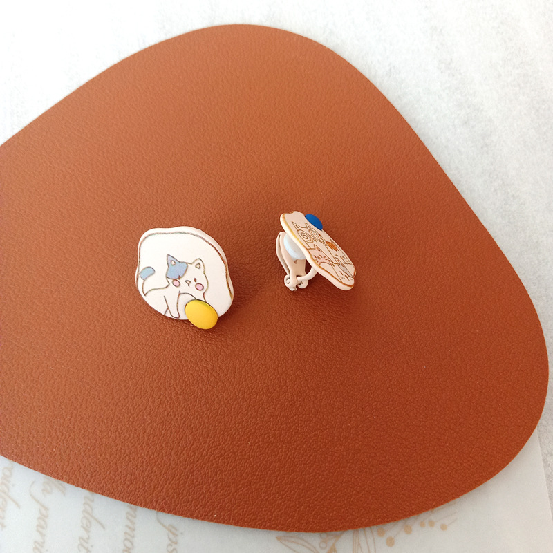 Cute Cat Alloy Asymmetrical Enamel Ear Studs display picture 5