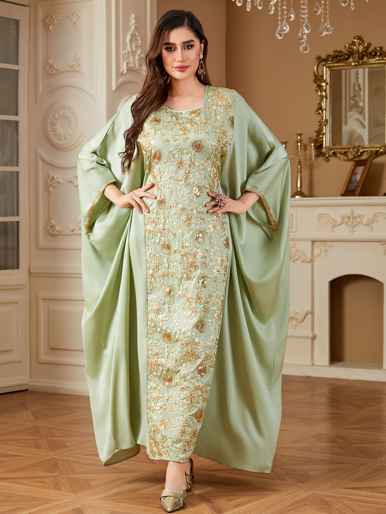 Embroidered Muslim Dress With Batwing Sleeves And Sequined Details_voghion.com