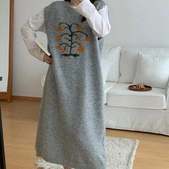 2025连衣裙女秋冬毛衣马甲简约复古针织背心圆领打底无袖过膝长裙