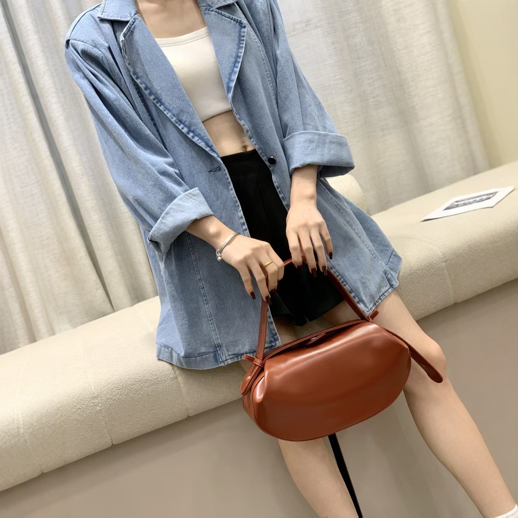 Cross-Border New Solid Color Baguette Handbag 2025 Summer Crossbody Casual Versatile 3D Underarm Small Round Women's Bag - Thumbnail 2