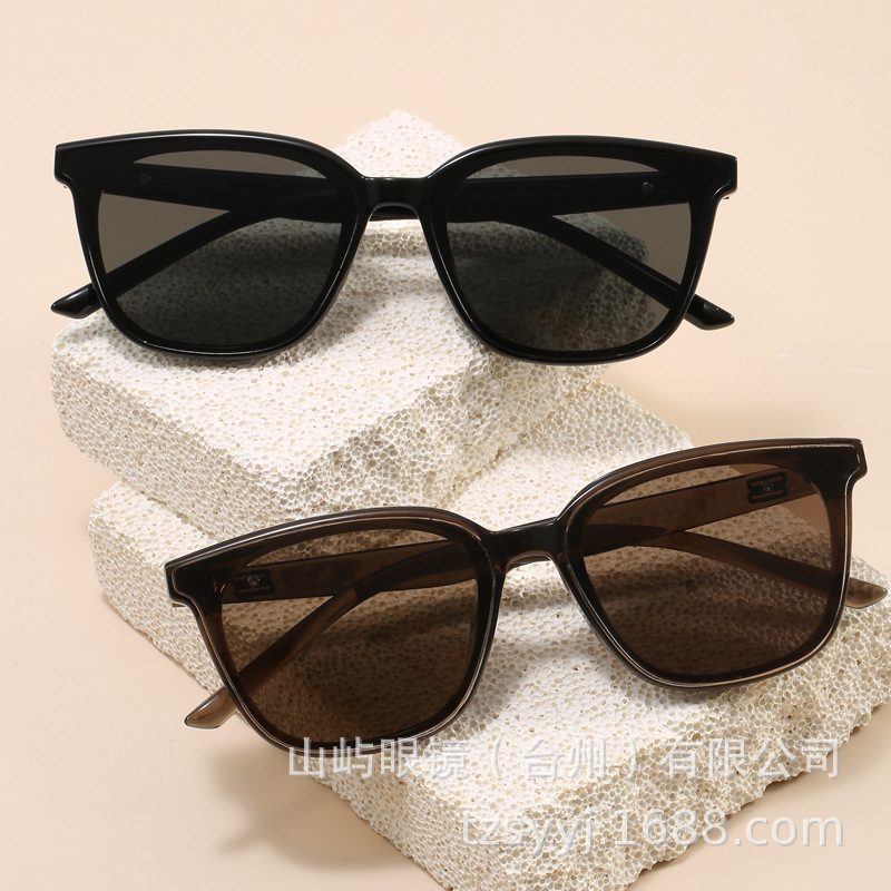 Square quality fashionable trend universal sunglasses for men and…