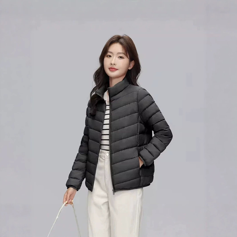 Lightweight women's short down jacket, 90% white duck down, slim fit, portable, autumn and winter fashion, women's stand-up collar coat Lightweight women's short down jacket, 90% white duck down, slim fit, portable, autumn and winter fashion, women's stand-up collar coat