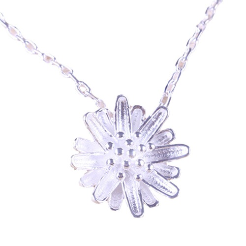 Weihua Daisy Sunflower Necklace Feminine Fashion Small Fresh Sunflower Chrysanthemum Silver-plated Pendant Wholesale