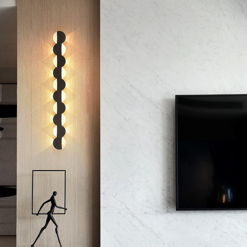 Diseñador sensación de cabecera de fondo rejilla de cabeza de luz de pared de atmósfera TV de diseño moderno Nordic lámpara de fondo cama larga