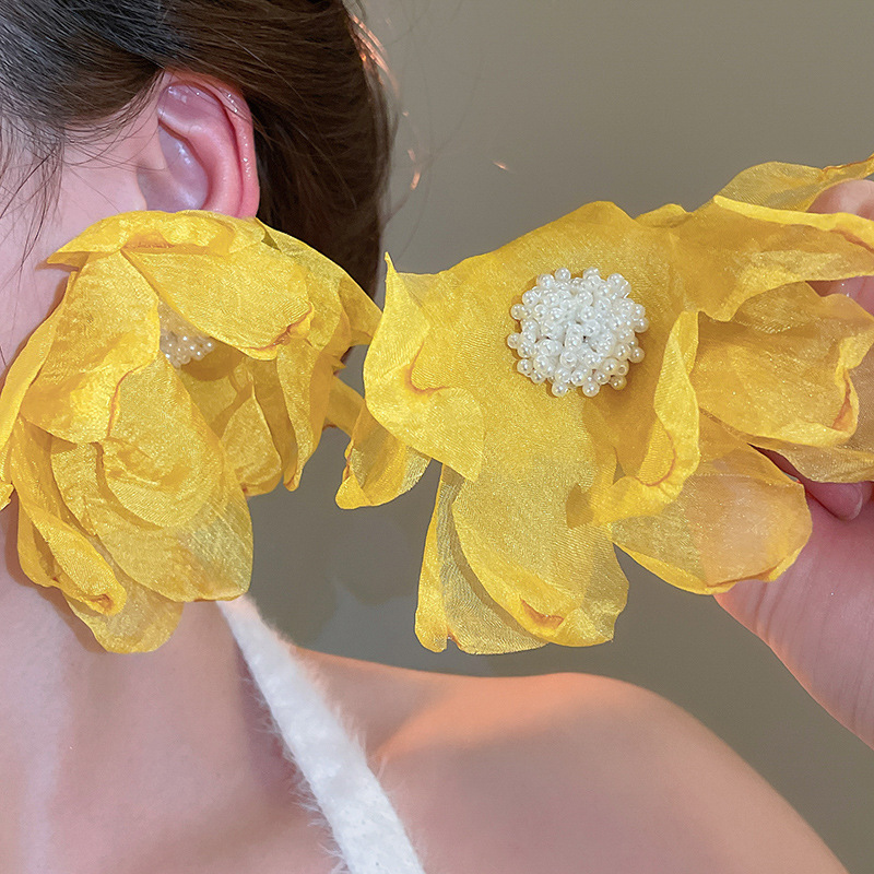 Pendientes de malla de pétalo de dopamina Pendientes de estilo de vacaciones junto al mar de estilo nuevo estilo caliente Pendientes de temperamento exagerado de todo fósforo al por mayor