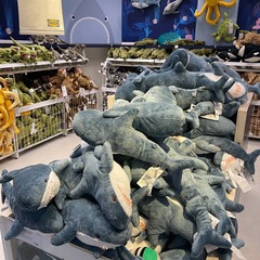 アマゾンクロスボーダー、サメクジラ抱き枕ぬいぐるみぬいぐるみベッドクッション付き添寝プレゼント卸売り