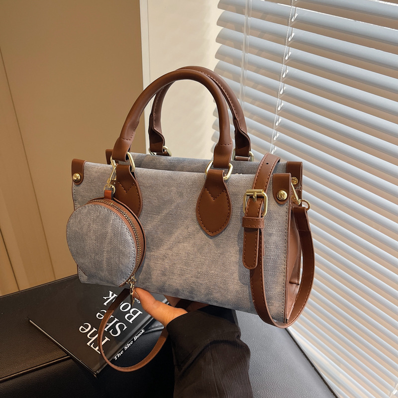 2025 primavera transfronteriza nueva moda de alta calidad bolso de mensajero de hombro bolso de mujer portátil de gran capacidad al por mayor