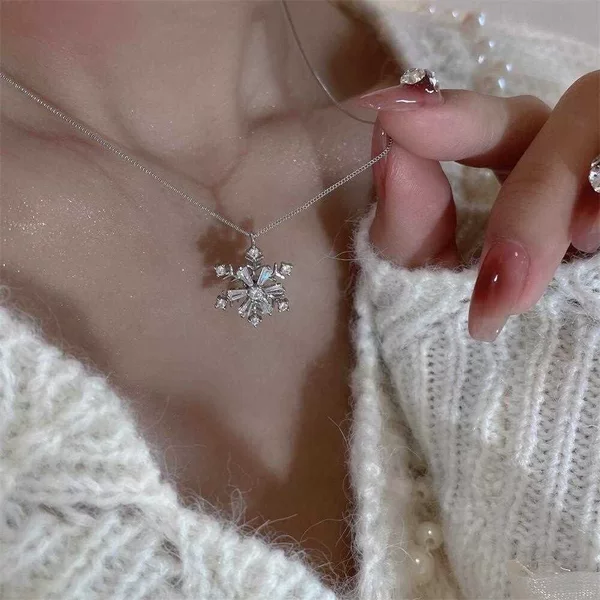 Light Luxury Niche Clavicle Chain with Unique Design, Snowflake Necklace for Women, Sweater Chain, Non-Rotatable High-End Clavicle Chain Wholesale