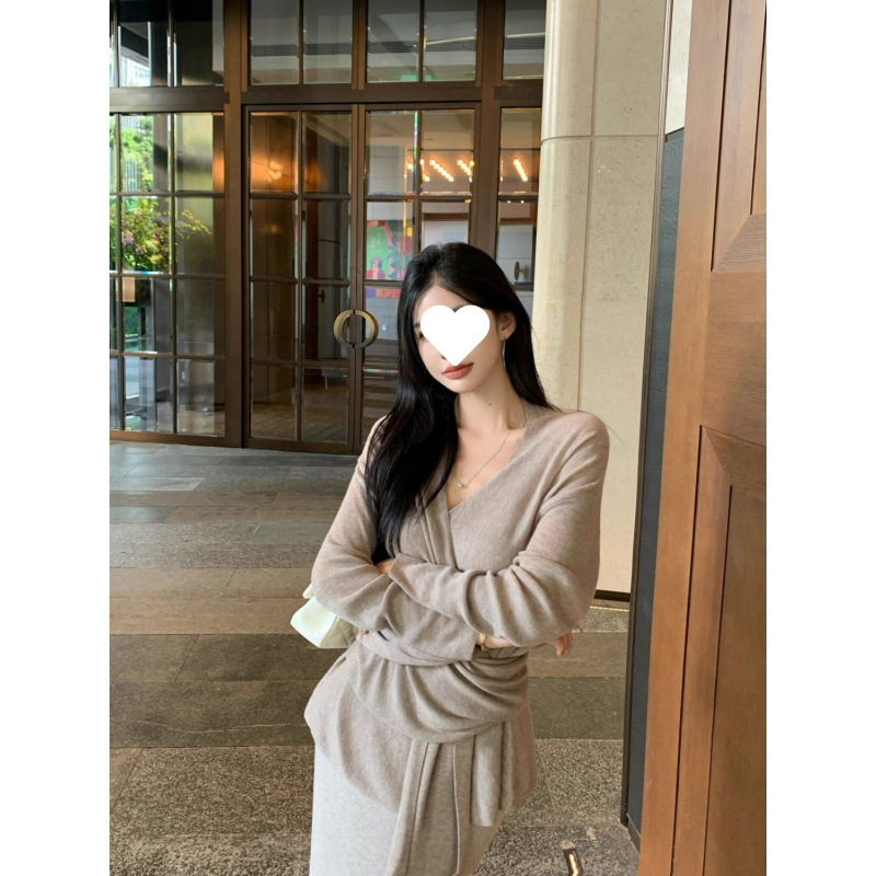 大码女装秋季慵懒风交叉V领长袖针织衫+高腰鱼尾半身裙气质两件套|undefined