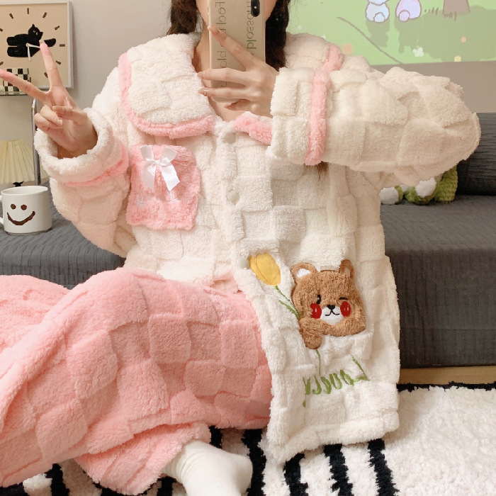 Oso de dibujos animados pijamas mujeres otoño y el invierno espesado coral polar nueva franela más tamaño cardigan bordado inicio