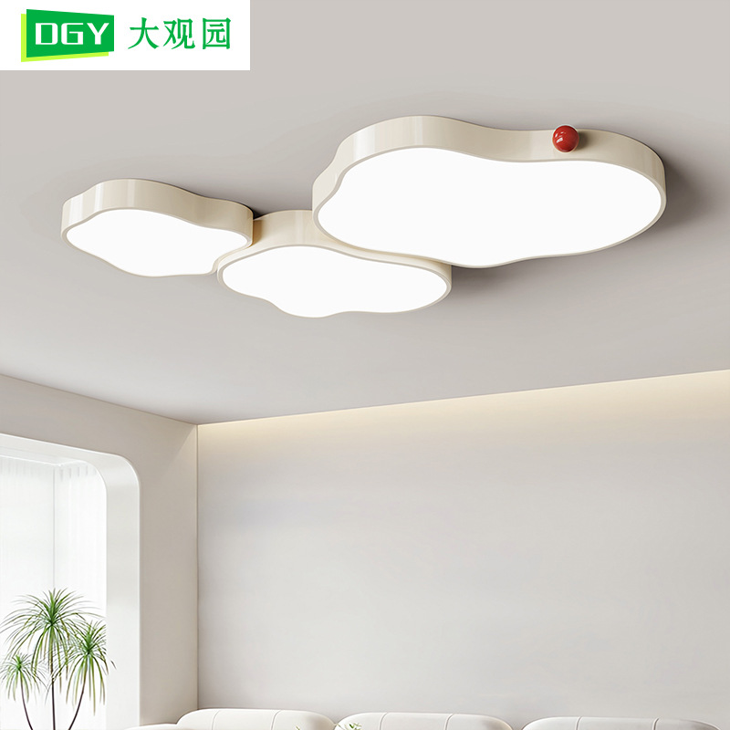 Lámpara de techo de la sala de estar francesa moderna y simple dormitorio crema lámpara de viento habitación de niños luz de nube iluminación principal 412L