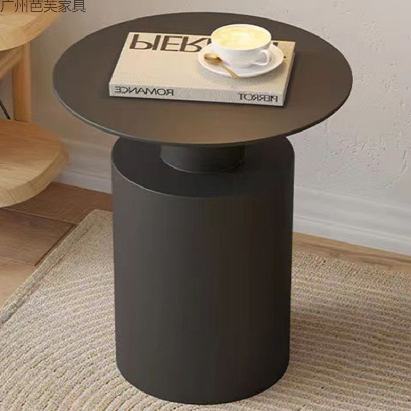 Sofá de estilo nórdico de lujo ligero con varios sofá de esquina de la sala de estar con varios estantes de cabecera de hierro forjado mesa redonda simple mesa de té