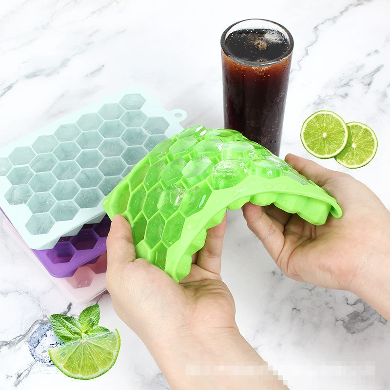 В наличии 33-секционная сотовая силиконовая форма для льда с крышкой, креативная форма для домашнего приготовления кубиков льда.