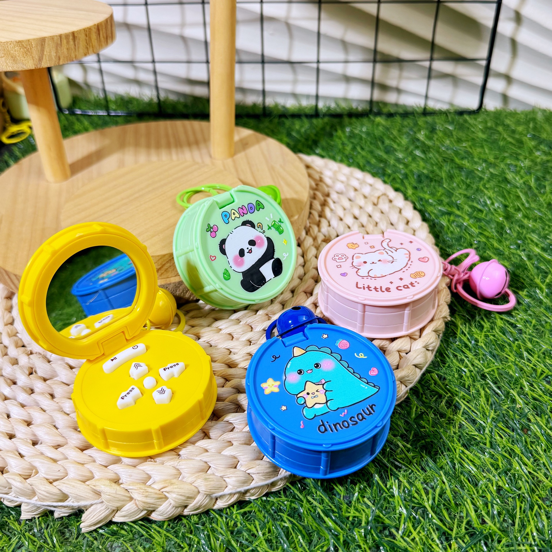 Cute Handheld Rhythm Master Dancing Machine Game Console Keychain Makeup Mirror Bag Pendant Children's Toy Gift_voghion.com