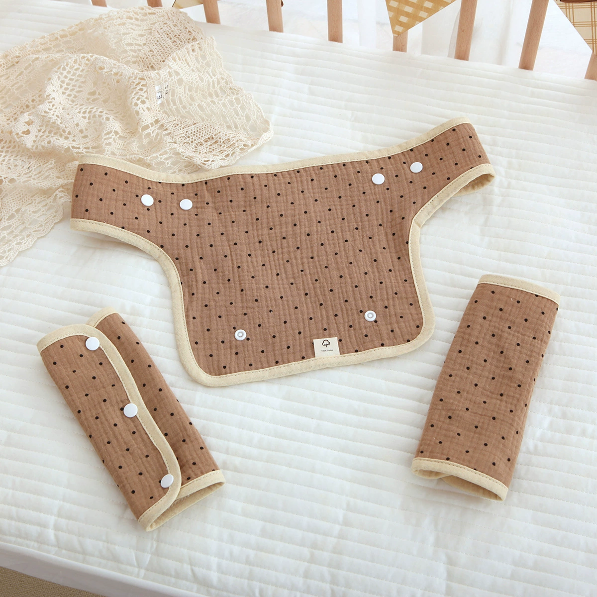 Eating bib, suspenders, chewy straps, sting repellent, scarf, worn on the shoulder