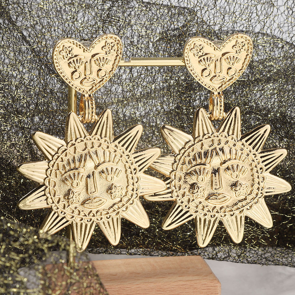 1 Pair Elegant Nordic Style Shiny Sun Heart Shape Sequins Zinc Alloy Drop Earrings display picture 4