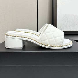 2025早春夏新款时尚粗跟凉拖鞋女外穿一脚蹬露趾厚底菱格纹女拖鞋