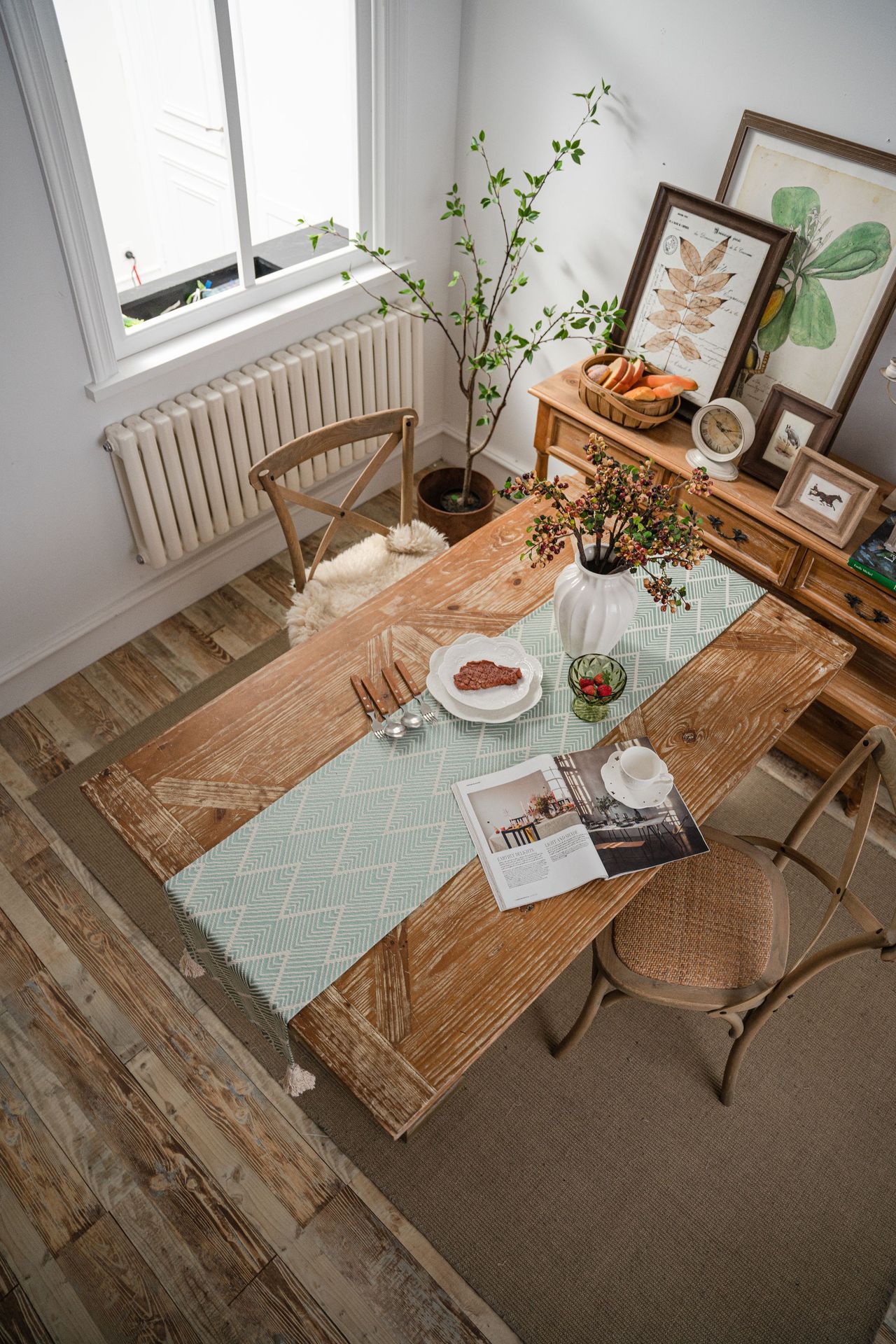 绿波浪四个白流苏