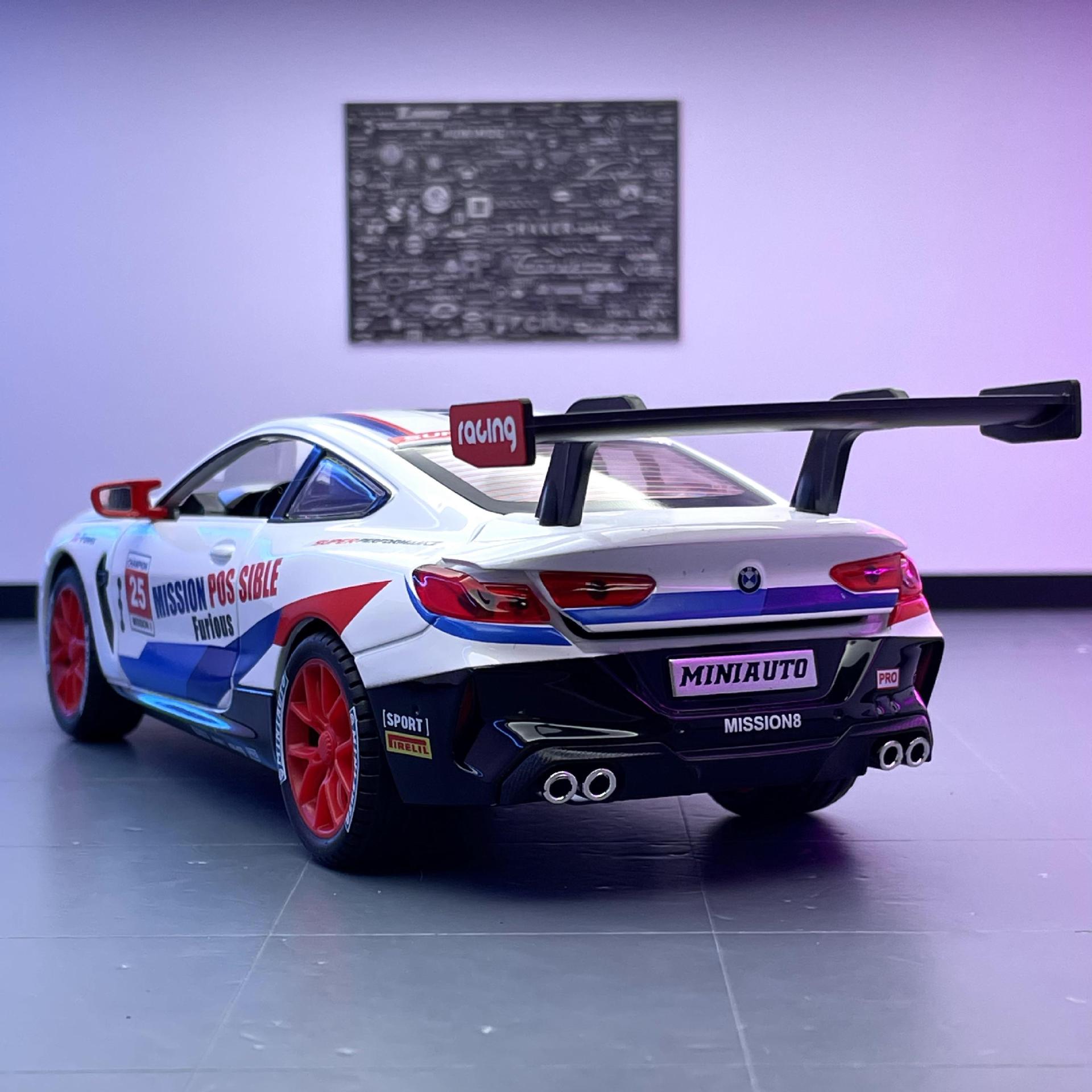 Modelo de coche de aleación Jianyuan 1:24 Baoma M8 versión de la carretera Echo de luz y sonido para niños modelo de coche decoración figura