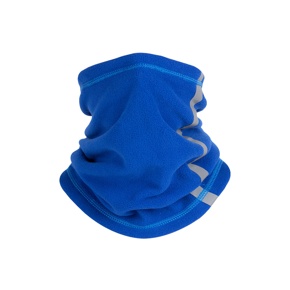 冬には保温して、スキーの首をかぶって、首を囲むマフラーに乗って、ベルベットのマスクのスカーフを飾っています。