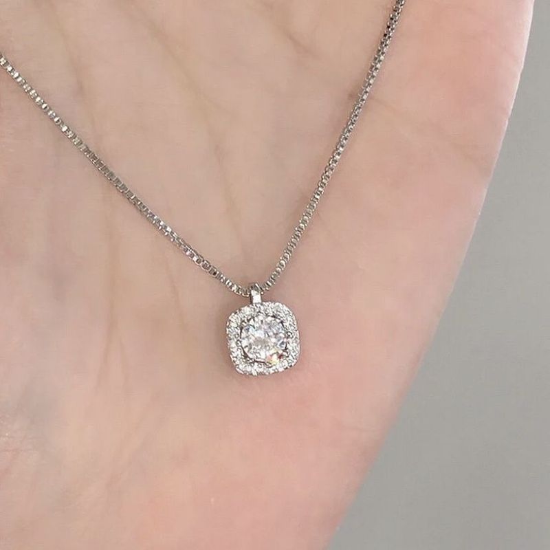 最新の売れ筋のネックレスの気質の蝶の愛のネックレスの女性の清新な百合のデザイン感がいっぱいです。|undefined